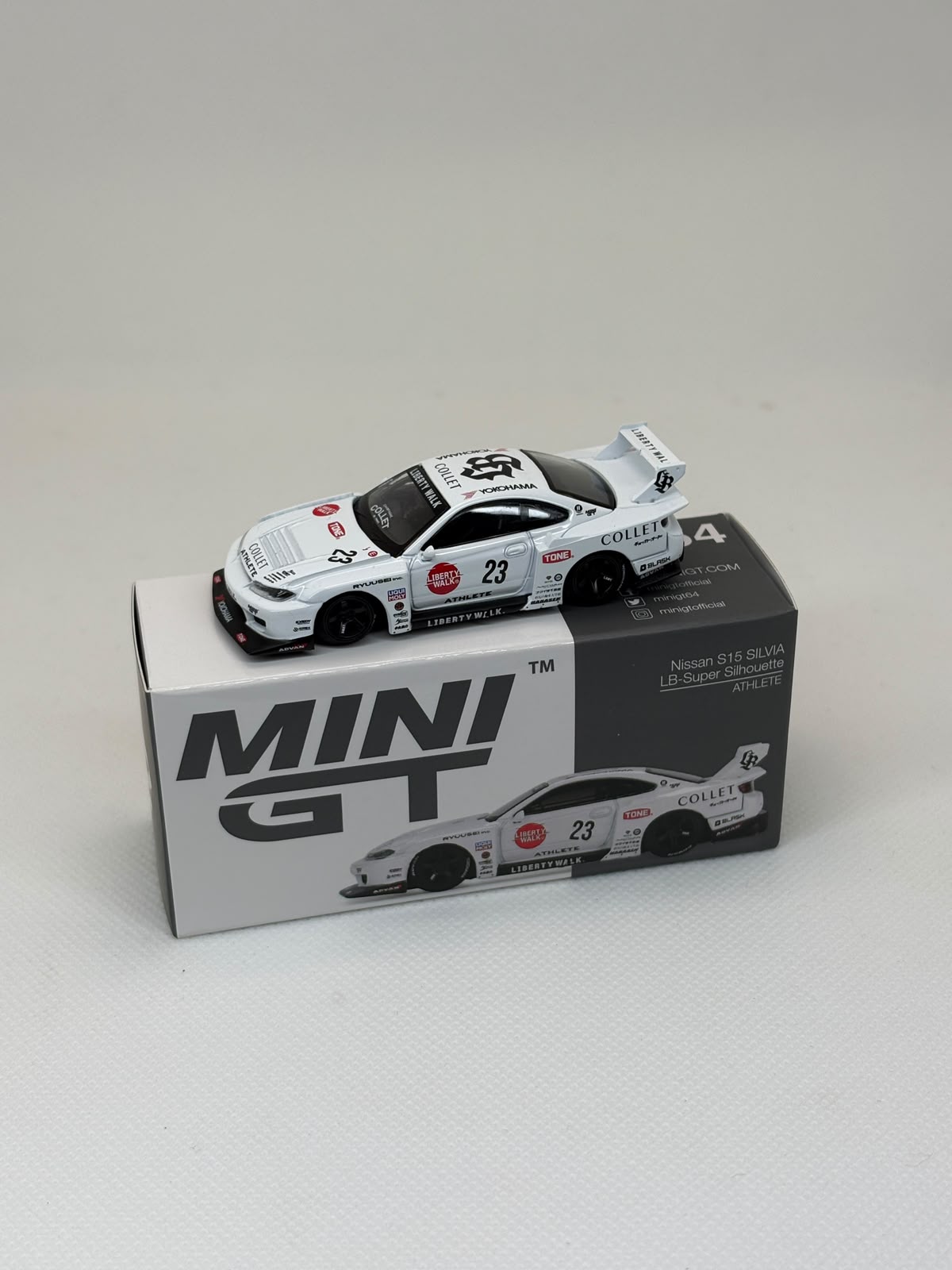 Nissan S15 SILVIA ATHLETE / 1054