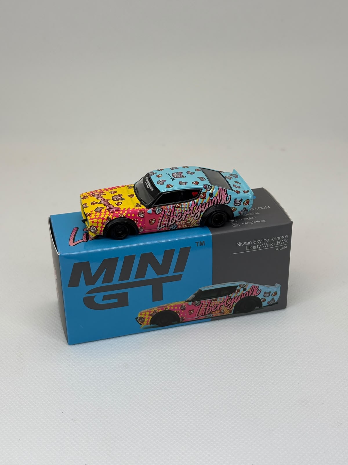Nissan Skyline Kenmeri LBWK / 698