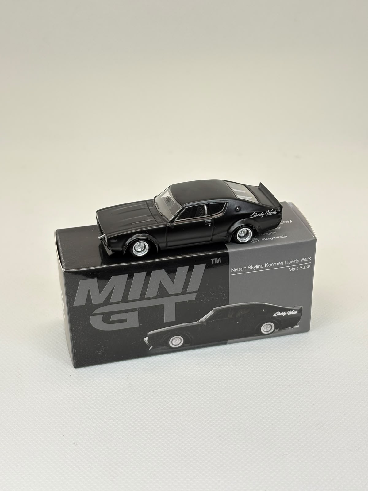 Nissan Skyline Kenmeri LW / 655